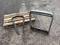 Massey Ferguson MF3690, BJ 1991, Grillzarge/Kühlerverkleidung/Calandra mit Dichtung, 3615714M3, 3581233M1, zusammen