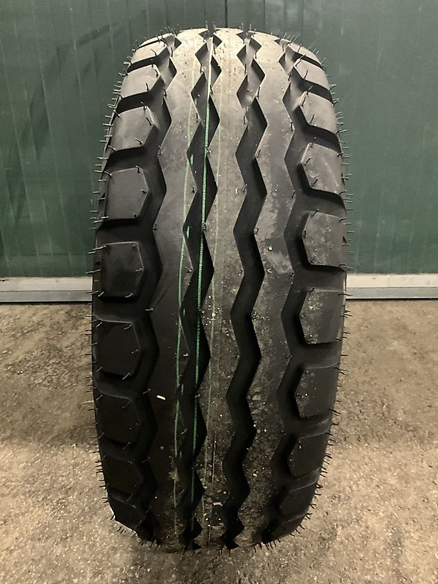 BKT Implement AW702 10.0/75-15.3 22PR