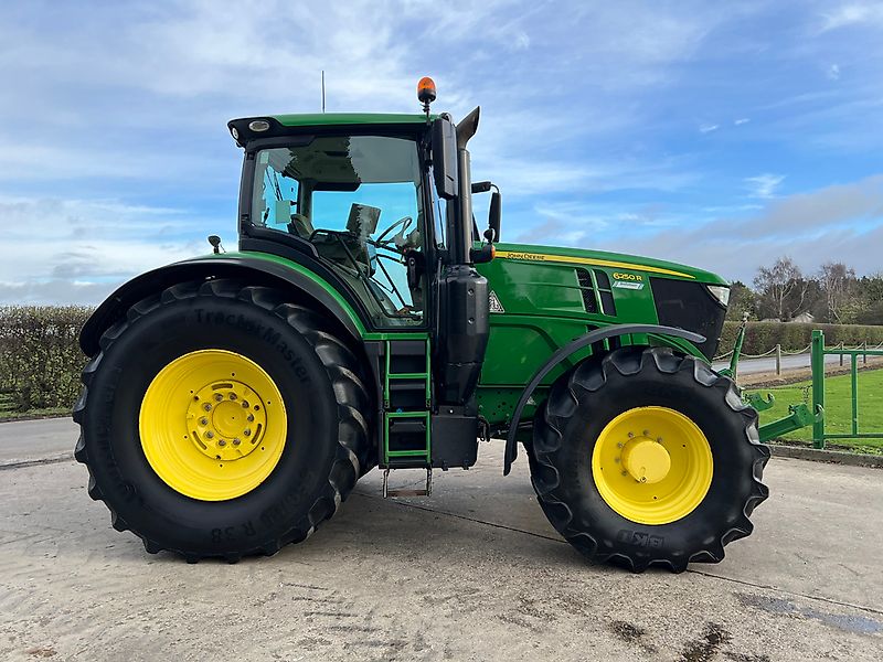 John Deere 6250R