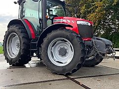 Massey Ferguson 5709 Dyna-4