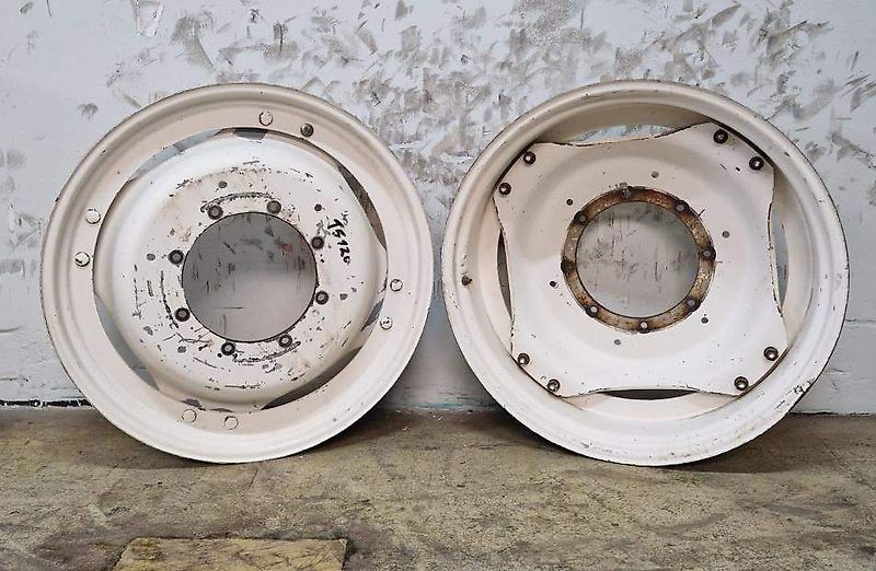 New Holland / Ford 8-32 Wiel verstel gebruikt NH wit 290-330-8 multifit ET+120