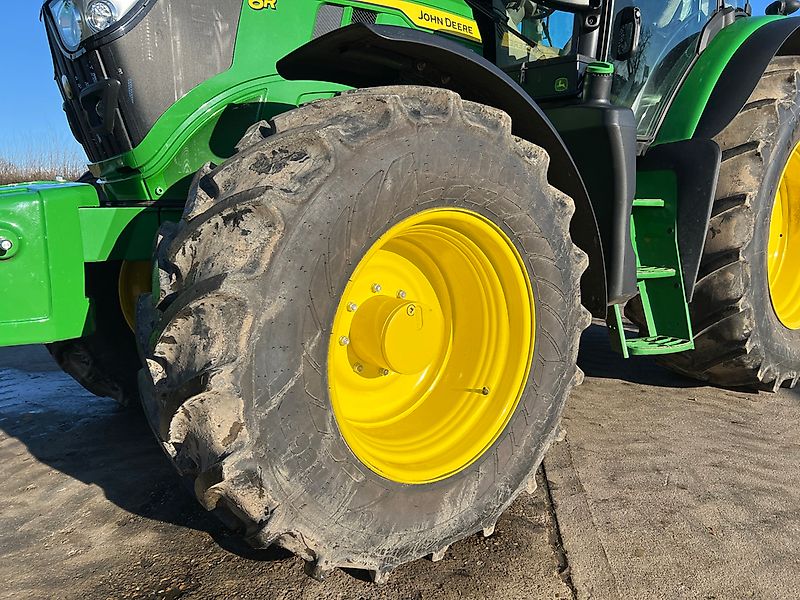 John Deere 6R150