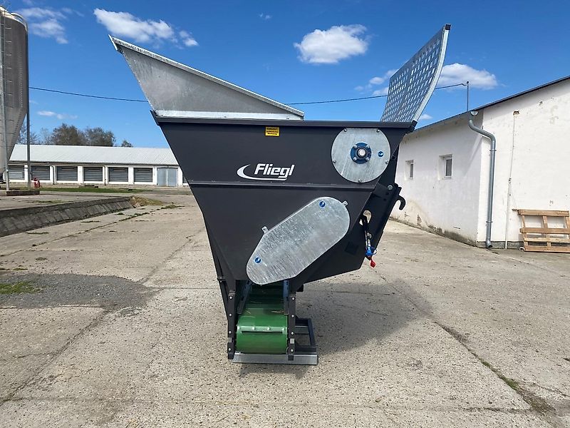 Fliegl Bála bontó és beszóró kanál