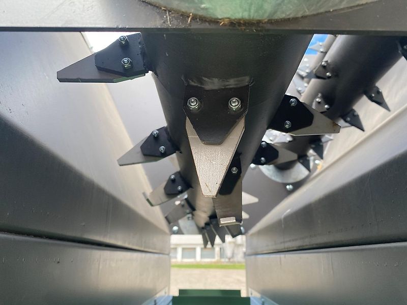 Fliegl Bála bontó és beszóró kanál