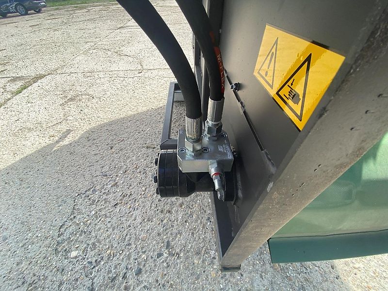 Fliegl Bála bontó és beszóró kanál