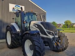 Valtra T214D