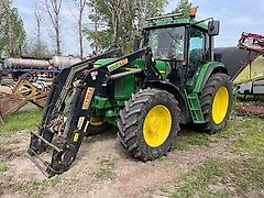 John Deere 6910
