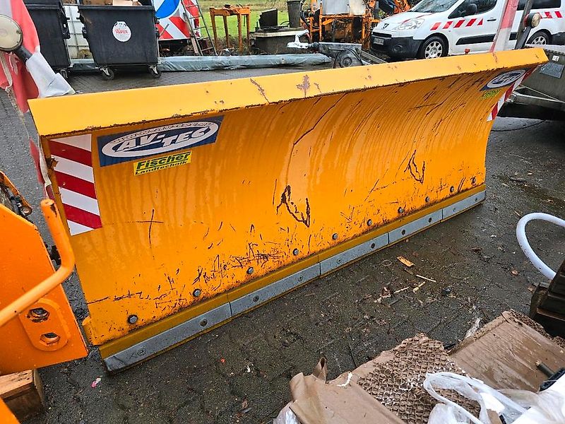 Schneepflug für Schaeff U. Yanmar Radlader Schneeschild Schneeschieber Schmidt Winterdienst