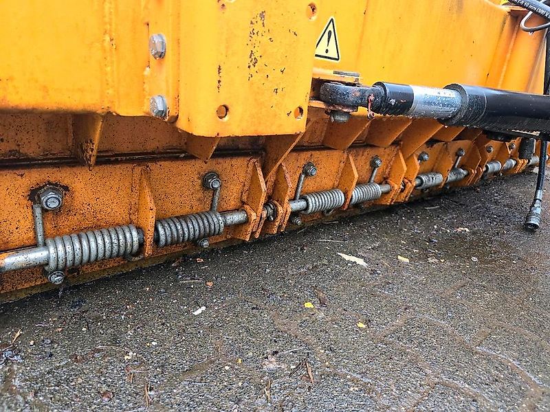 Schneepflug für Schaeff U. Yanmar Radlader Schneeschild Schneeschieber Schmidt Winterdienst