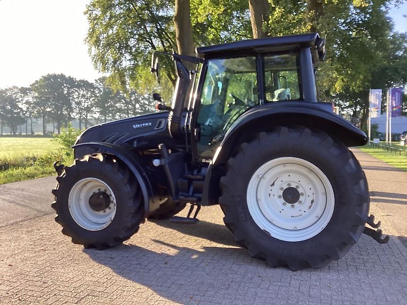 Valtra T 162 e versu