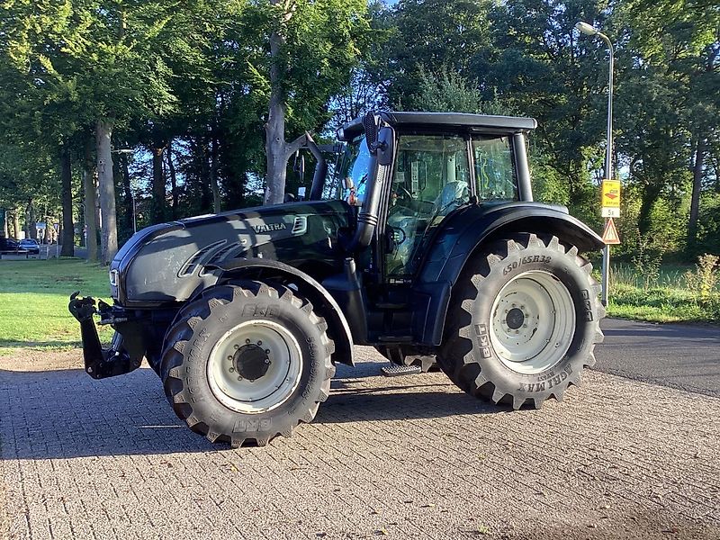 Valtra T 162 e versu