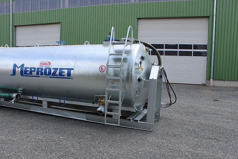 Meprozet Multilift Hakenlift-Güllefass 14000l Agritechnica