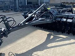 Helagro agregat talerzowy uprawowo-siewny z wałem oponowym AUTW 3m