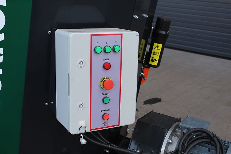 Burkon Futtermischer-3,0m³ -Elektromotor+Gelenkwelle