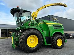 John Deere 8700