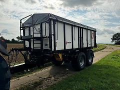 Kröger Agroliner Zentralachs-Dreiseitenkippanhänger TKD302 20 To.