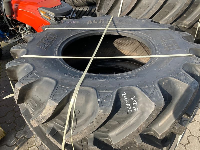 BKT 2 x 710/70R42, 2x 600/70R30