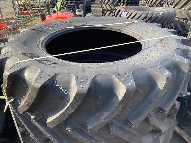 BKT 2 x 710/70R42, 2x 600/70R30