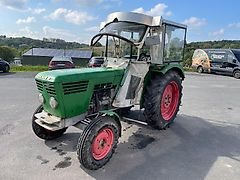 Deutz-Fahr D4006 mit Halbkabine