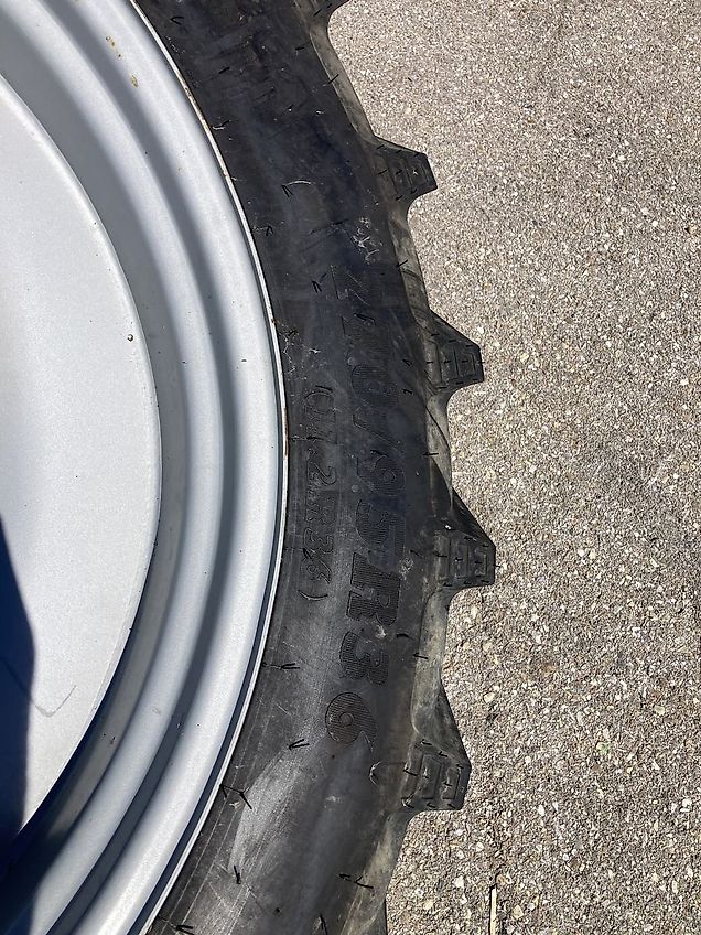 BKT Agrimax RT955 270/95R36