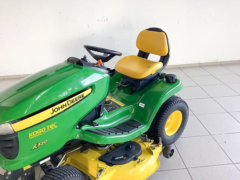 John Deere X320