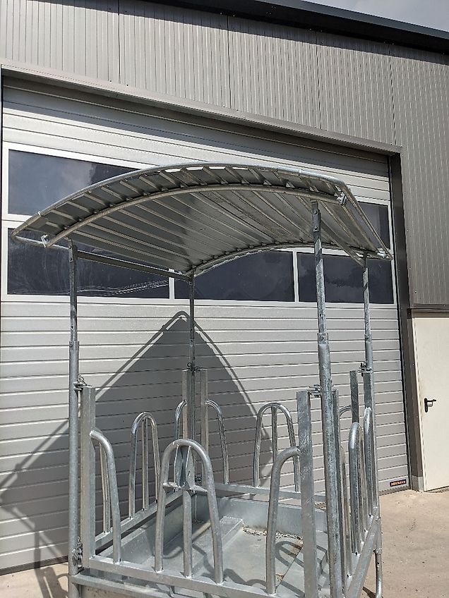 Kg-Tech Heuraufe mit Dach Vierkantraufe Palisadenfressgitter Raufe 1,5 x 1,5m
