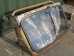 Dieteg Opening windscreen assembly