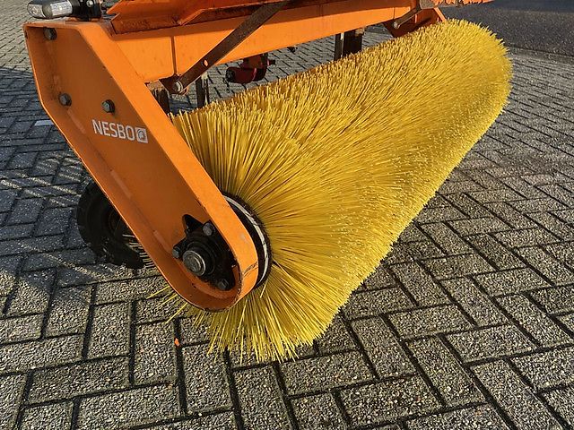 Nesbo Veegmachine HF1600S