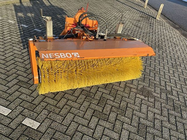 Nesbo Veegmachine HF1600S