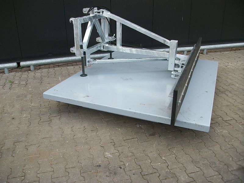 Hofstede Voerschuif voer stal voerpad voergang schuif schuiver hydraulisch
