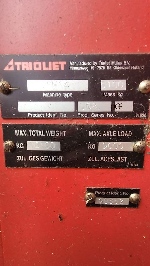 Trioliet Solomix 1 1400ZK Futtermischwagen gezogen, Einschnecken