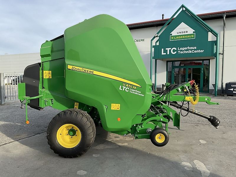 John Deere V451 M