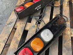 JCB 531 541 - lampy tylne 700/50-129 (Części zamienne)