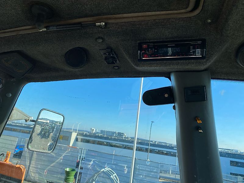 Deutz-Fahr Agrotron 106 mit Frontlader