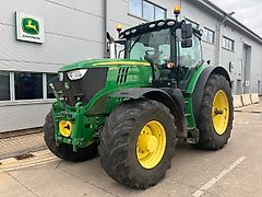 John Deere 6215R