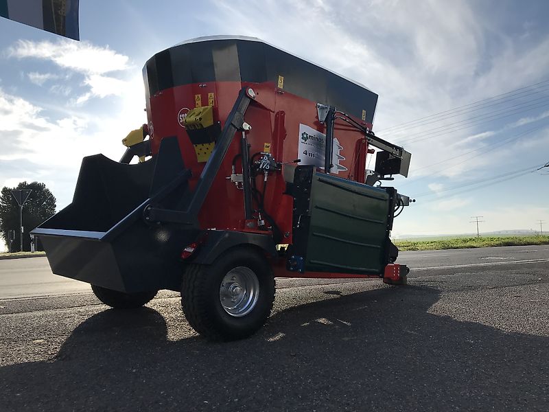 Minos Agri Futtermischwagen T-DYKM 4