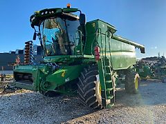 John Deere T 670 i