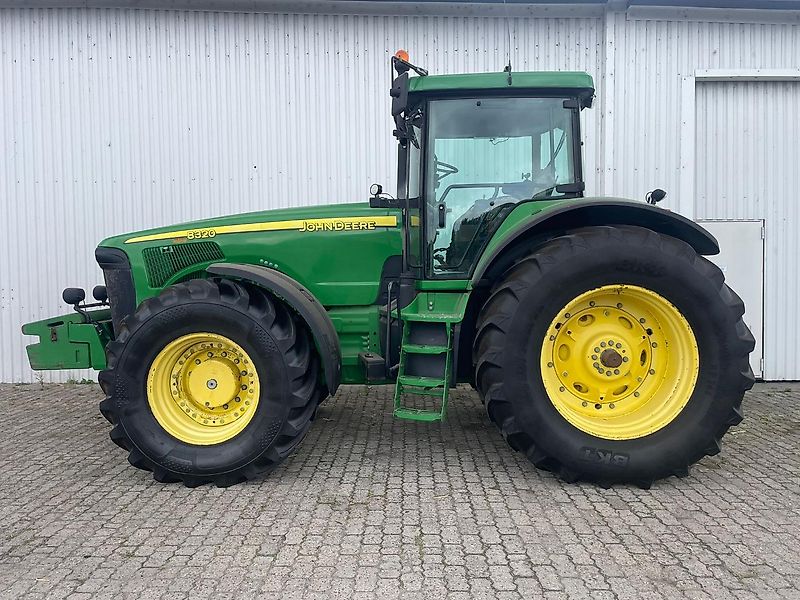 John Deere 8320