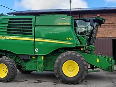 John Deere T670