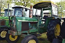 John Deere 2130