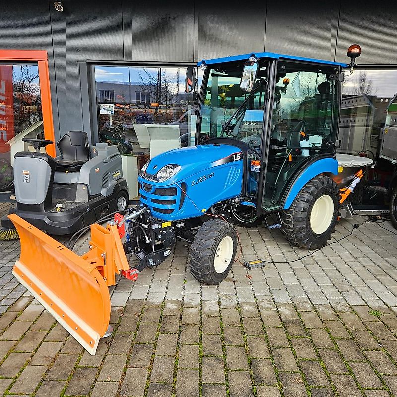LS Tractor XJ25
