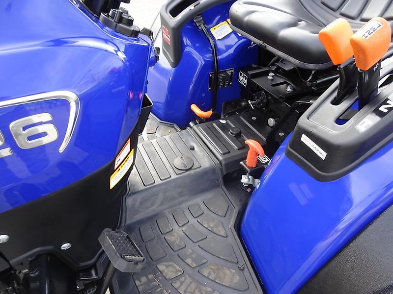 Farmtrac Farmtrac 26 Rasenbereifung Traktor Schlepper 26PS Mitsubishi NEU