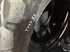 270/95 R44