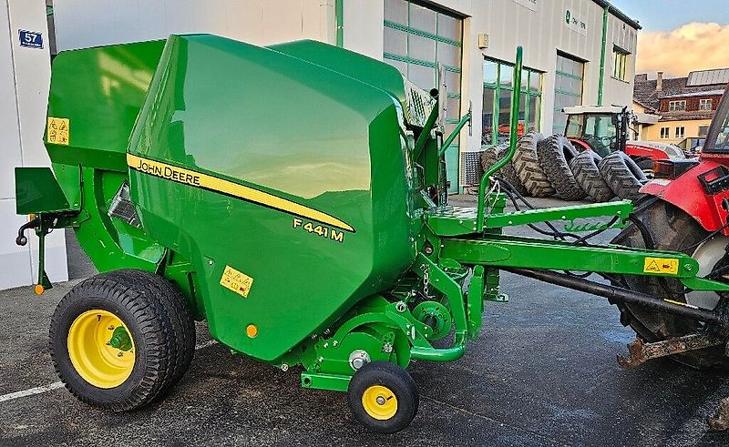 John Deere F441 M