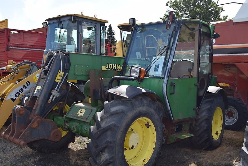 John Deere 3200
