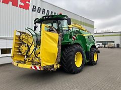 John Deere 8300