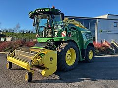 John Deere 8300i Forager