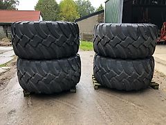 BKT 750/60R26.5 op wiel