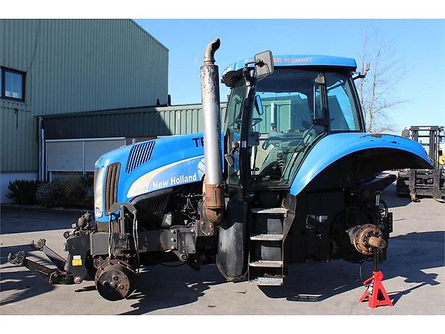 New Holland T8020