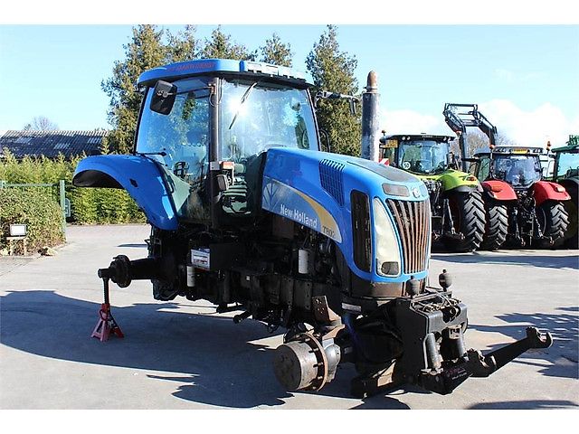 New Holland T8020